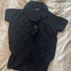 Black short sleeve sweater